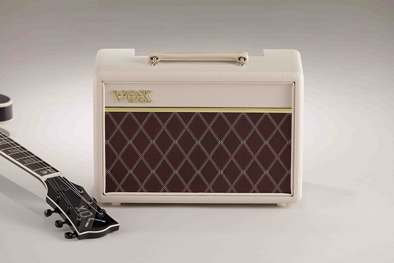 VOX「Pathfinder10 RB(Royal Blue)」と「Pathfinder 10 CB(Cream Brown)」