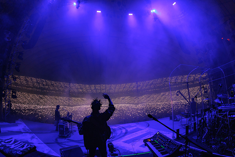 King Gnu、始動5年で初の東京ドーム2DAYS完遂!! サッカー日本代表を応援する新曲「Stardom」をLIVE初披露!!