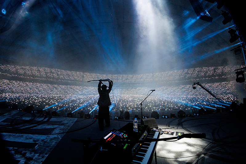 King Gnu、始動5年で初の東京ドーム2DAYS完遂!! サッカー日本代表を応援する新曲「Stardom」をLIVE初披露!!