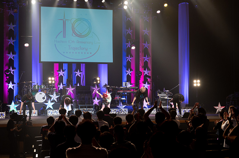 Machico、5月22日に昭和女子大学 人見記念講堂で「10th Anniversary Live ~Trajectory~」を開催!