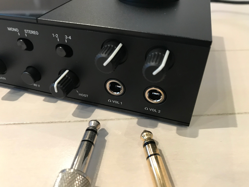 KOMPLETE AUDIO 6 MK2（2つのヘッドホン出力 イメージ1）