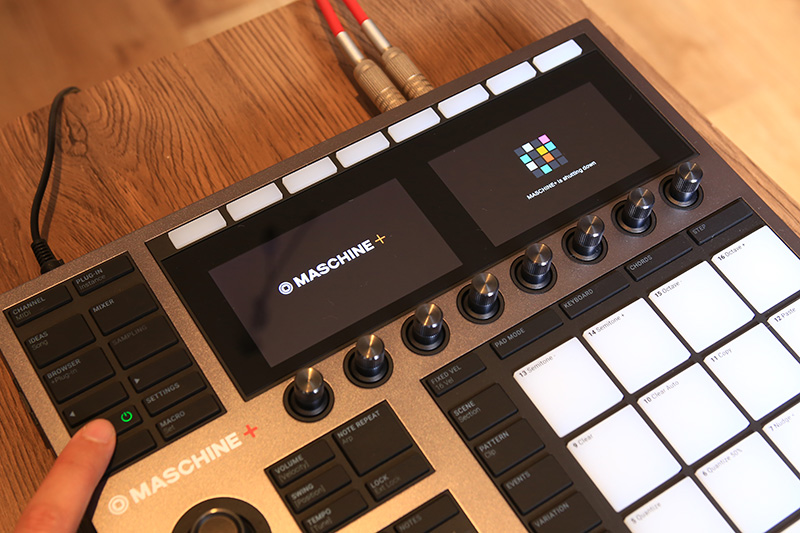 Native Instruments「MASCHINE+」をTuneGate編集部がいち早くレビュー！