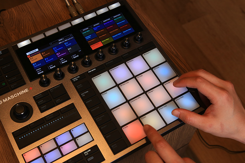 Native Instruments「MASCHINE+」をTuneGate編集部がいち早くレビュー！