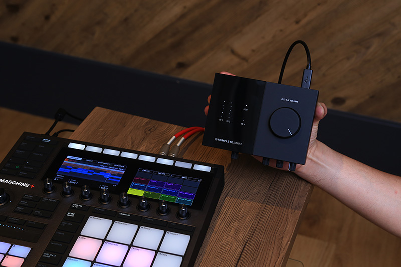 Native Instruments「MASCHINE+」をTuneGate編集部がいち早くレビュー！