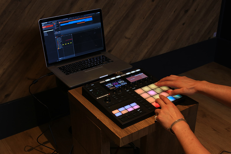 Native Instruments「MASCHINE+」をTuneGate編集部がいち早くレビュー！