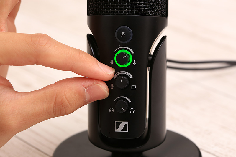 「Profile USB Microphone」とPCのモニターレベル調整