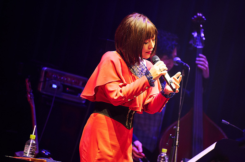 和楽器バンドのボーカル・鈴華ゆう子、ソロライブ「Jazzy Night 2022」を開催！