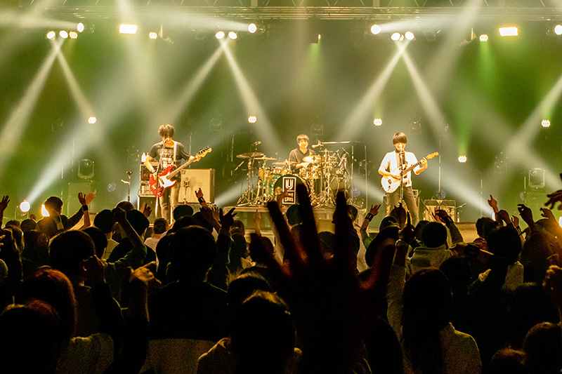 UNISON SQUARE GARDEN、2021年最新ライブツアー「Normal」 KT Zepp Yokohama 公演の模様を収めたライブ映像作品を5/26にリリース！