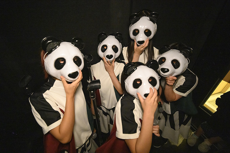 PANDAMIC、会場装飾をプロデュースした3周年記念ワンマンライブでメンバー初作詞の新曲「大人になったら」初披露！