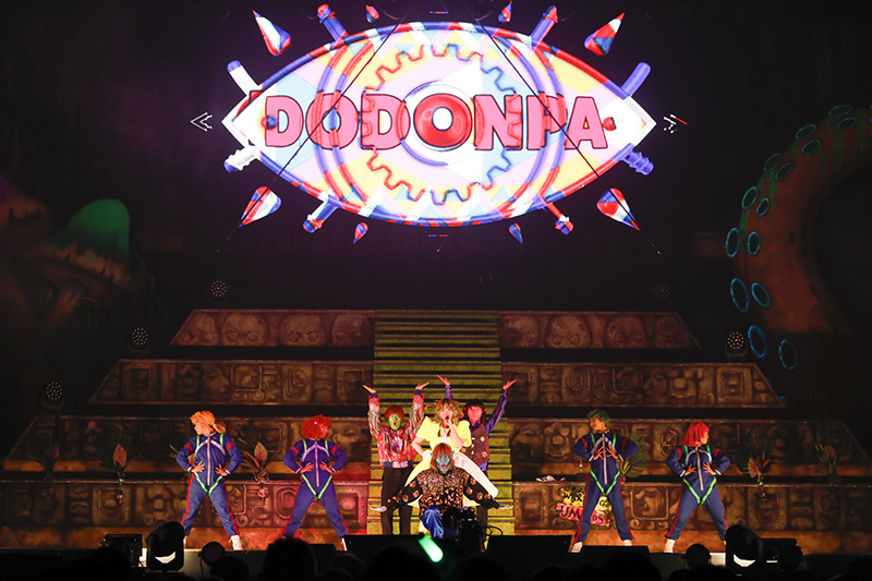 きゃりーぱみゅぱみゅ、10周年、62曲を一気に駆け抜けた圧巻の武道館ツアーファイナル!