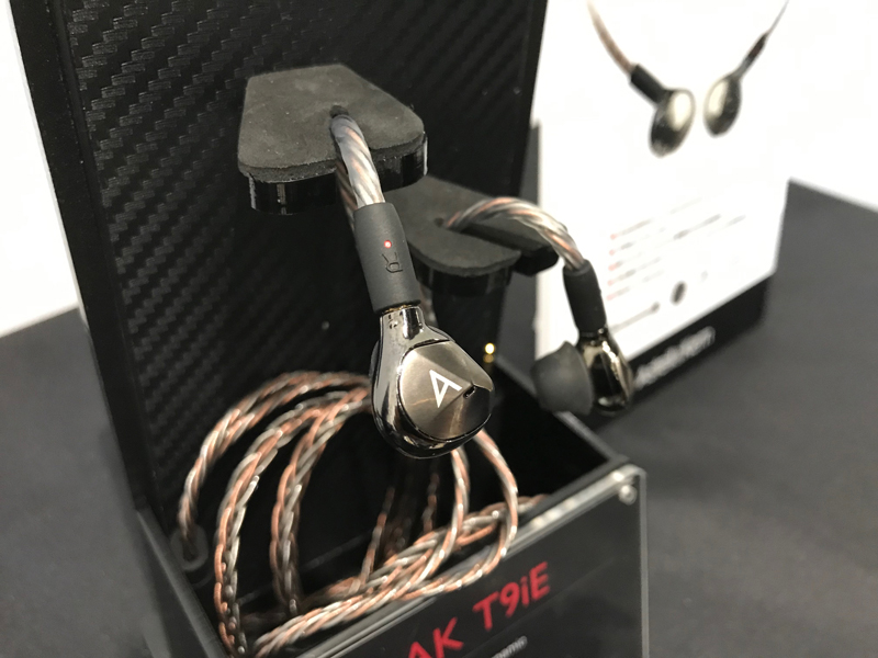 「AK T9iE」