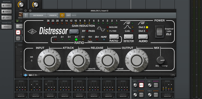 「Empirical Labs EL8 Distressor Compressor」