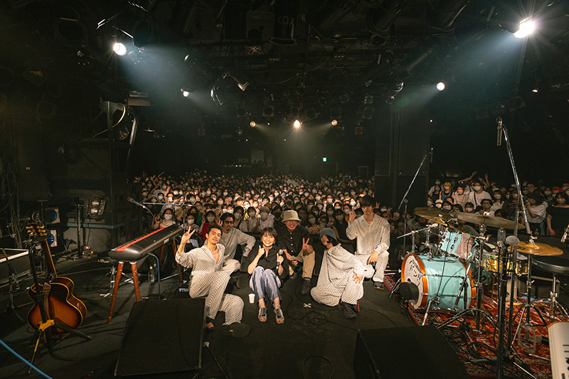 yonawo、東名阪対バンツアー「ROOM 470」の初日公演を鈴木真海子をゲストに迎え渋谷CLUB QUATTROにて開催！