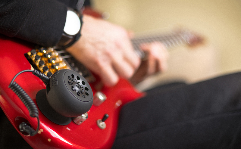 ローランド、ポータブル・ギターアンプ「Strum Buddy」「Strum Buddy Heavy Metal」