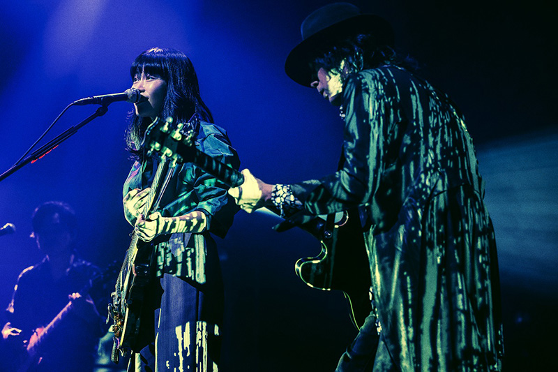 LOVE PSYCHEDELICO