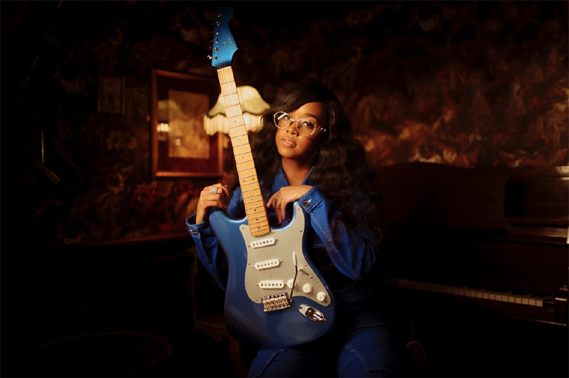 フェンダー、シンガーソングライター H.E.R. 2023年限定モデル『LIMITED EDITION H.E.R. STRATOCASTER® BLUE MARLIN』をリリース！