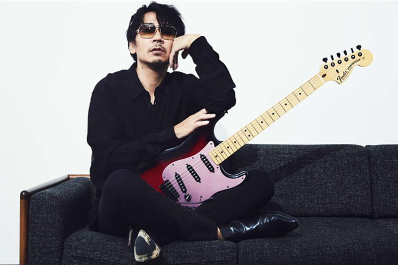 Ken（L’Arc-en-Ciel）のフェンダーシグネイチャーギター「Ken Stratocaster® Galaxy Red 2021」