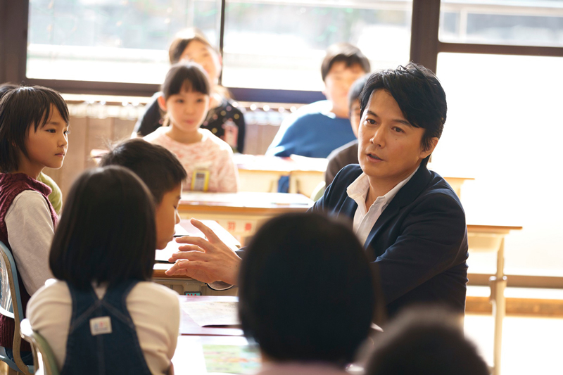 福山雅治、最新楽曲「トモエ学園」のミュージッククリップが完成!