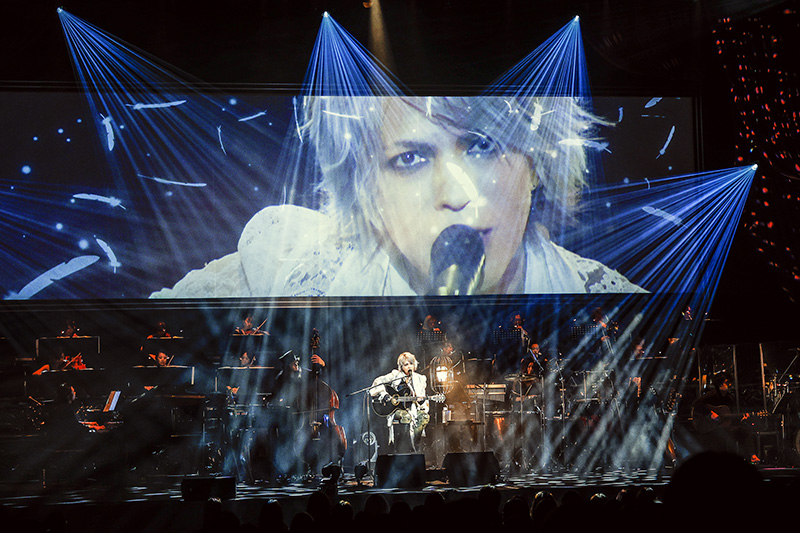 HYDE、「20th Orchestra Tour HYDE ROENTGEN 2021」初日を東京・中野サンプラザホールにてスタート！（6/25にリリースしたばかりの新曲「NOSTALGIC」も初披露！）