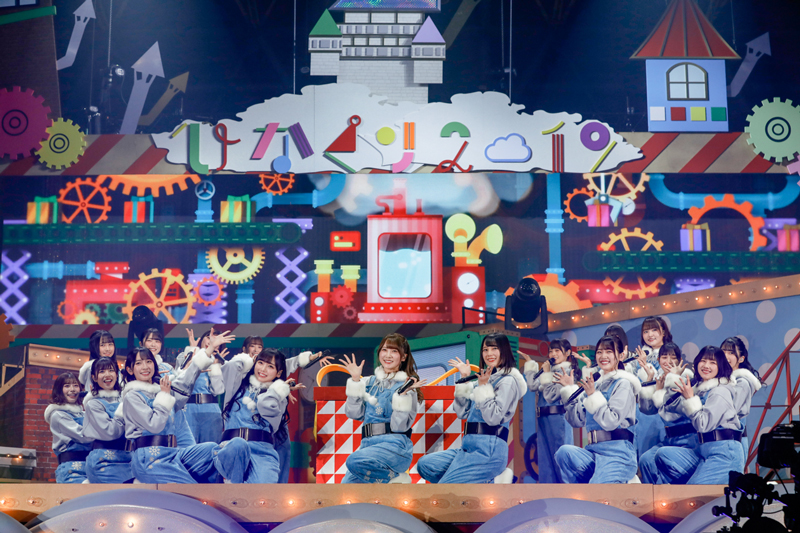 日向坂46、ワンマンライブ「ひなくり2019 〜17人のサンタクロースと空のクリスマス〜」開催！（12月17、18日 幕張メッセ国際展示場4〜6ホール）