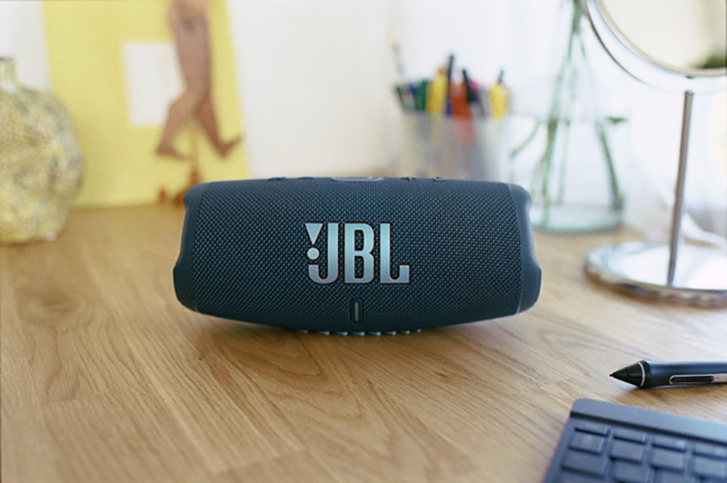 「JBL CHARGE 5」