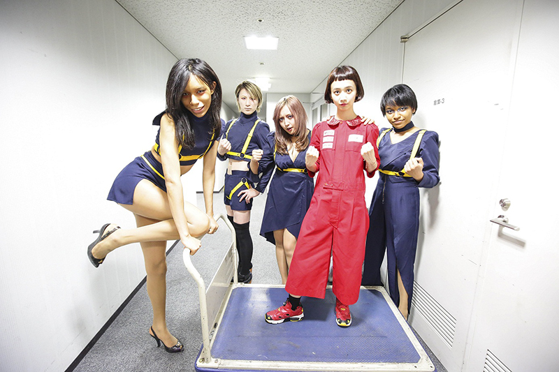 三戸なつめ女王蜂