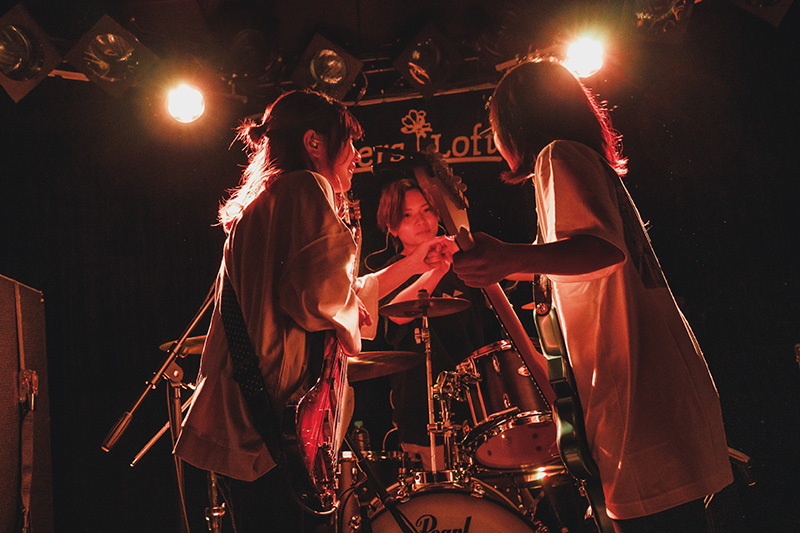 nolala、10月1日（金）に下北沢Flowers LoftにてMAGIC OF LiFEとのツーマン自主企画「アカツキ」を開催！