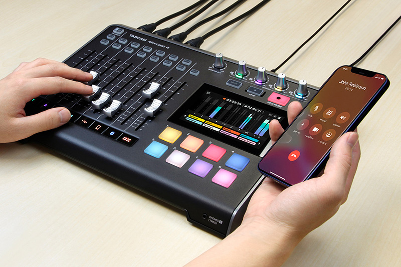 ティアック、TASCAM「Mixcast 4」をリリース！（ポッドキャスト制作を簡単操作でサポートするワークステーション）