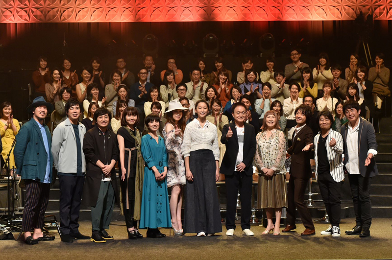 小田和正、母校で「my home town」を口ずさむ!?