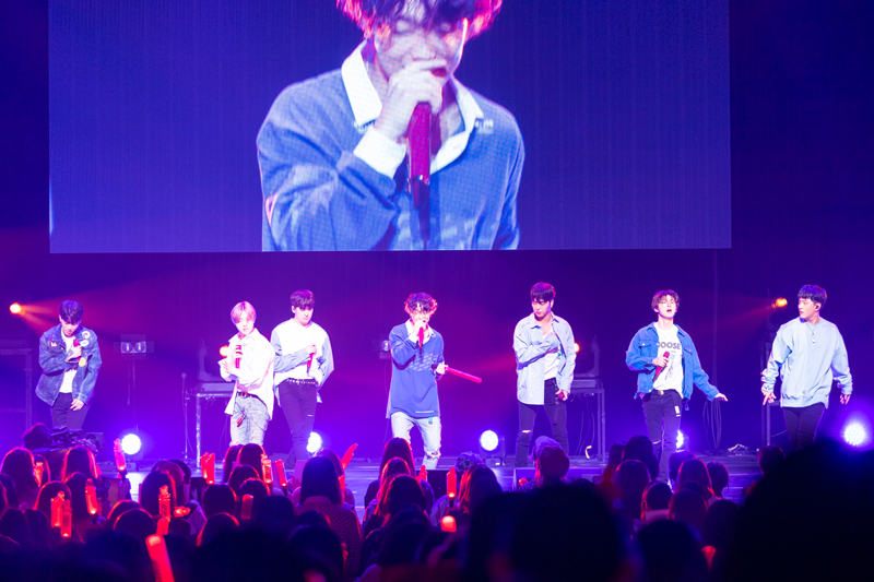 BIGBANGの系譜を継ぐ7人組ボーイズグループiKON(アイコン)、 3年半ぶりとなる全国ファンミーティング【iKON FAN MEETING 2019】がスタート!