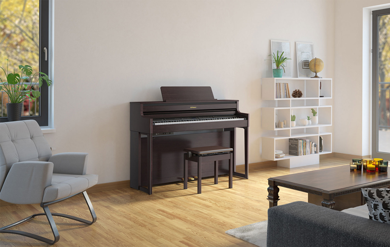 Roland HP704