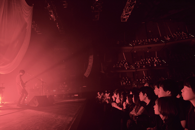 TK from 凛として時雨、新曲「P.S. RED I」も披露したTOKYO DOME CITY HALLワンマンレポートが到着！