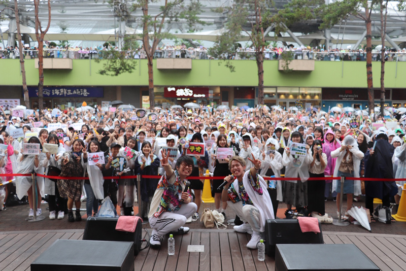 スカイピース、「Ride or Die」と「BE BOY」のリリースイベントで3000人が大雨の中熱狂!!（7/7東京ドームシティラクーアガーデンステージ）