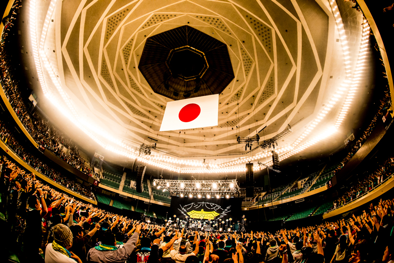 サンボマスター、“初”の日本武道館公演大団円で終了！