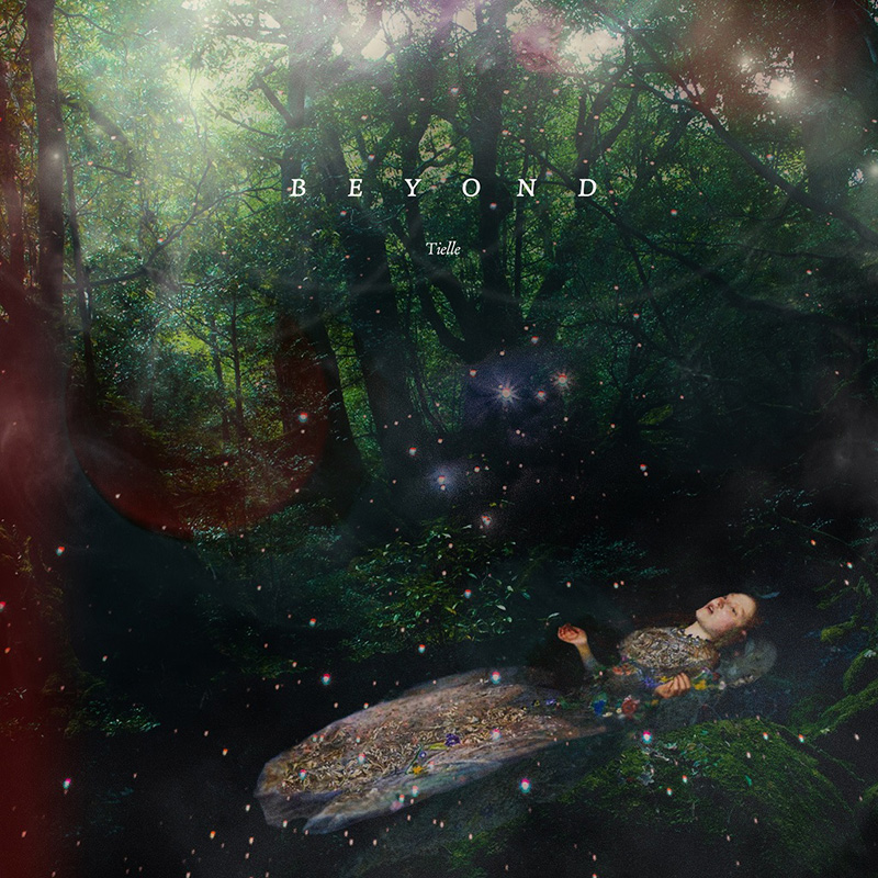 1st FULL ALBUM『BEYOND』