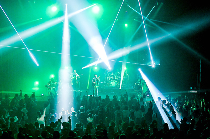 wacci、全国ホールツアー「wacci Hall Tour 2023~2024 -laugh mix-」スタート!