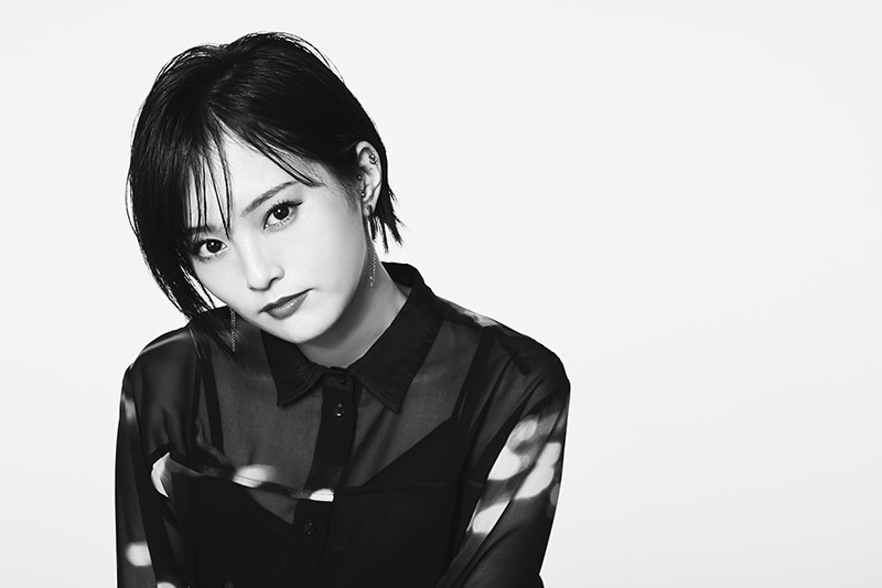 山本彩、新曲「ドラマチックに乾杯」が『その女、ジルバ』の主題歌に決定！